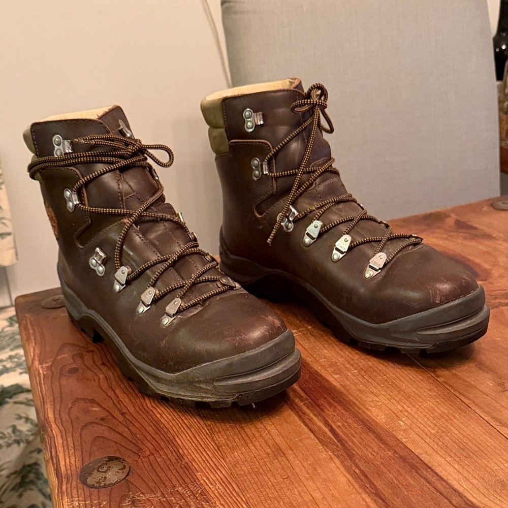 Asolo Brown vintage 90’s Leather Hiking Boots with Rugged Sole